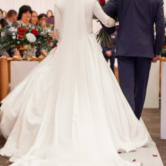 Wedding dress by Christina’s bridal. - Picture 10 of 12